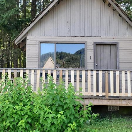 Sicamous Rv & Cabin Resort Malakwa Luaran gambar
